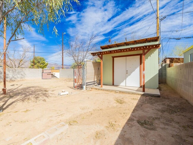 Building Photo - 2 Bedroom 2 Bathroom