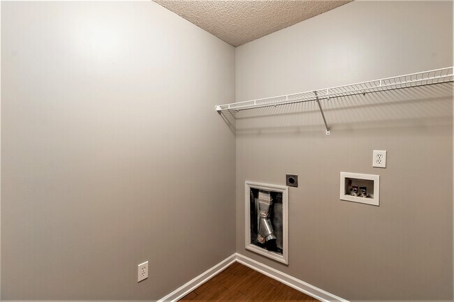 Building Photo - 111 NW Wittington Ln