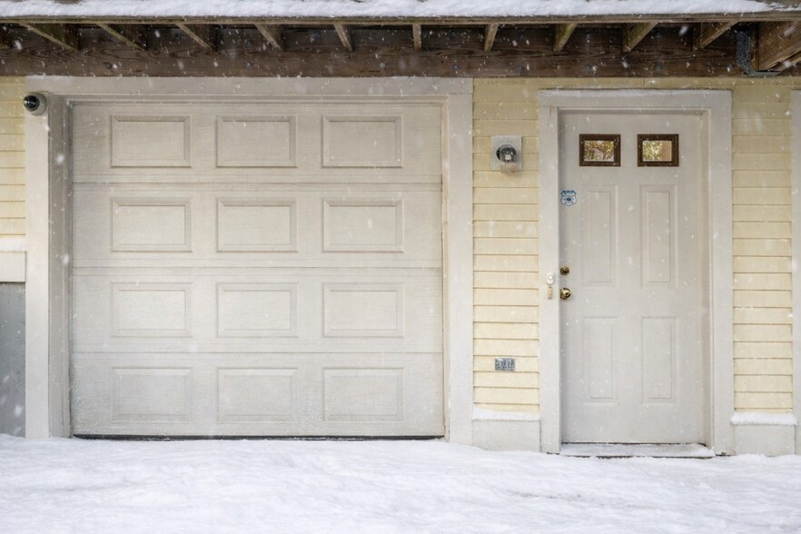 Building Photo - 216 Parker Hill Ave