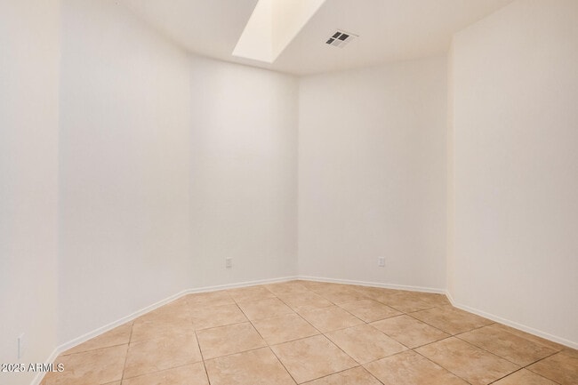 Building Photo - 515 E St Kateri Ln