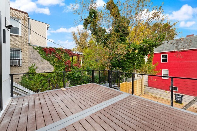 Building Photo - DC1026