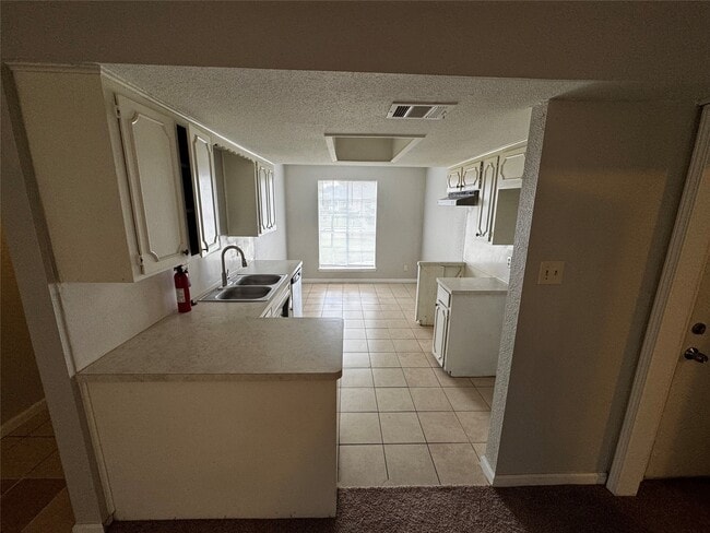 Building Photo - 1922 Bunzel St