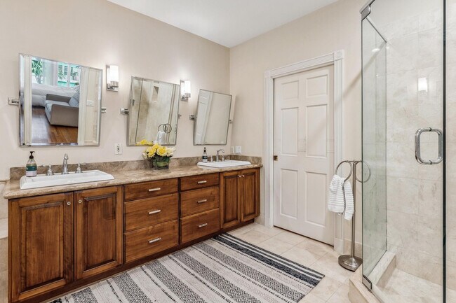 Building Photo - 3301 NE 16th St