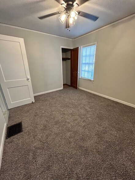 Building Photo - 502-524 S 15th Street