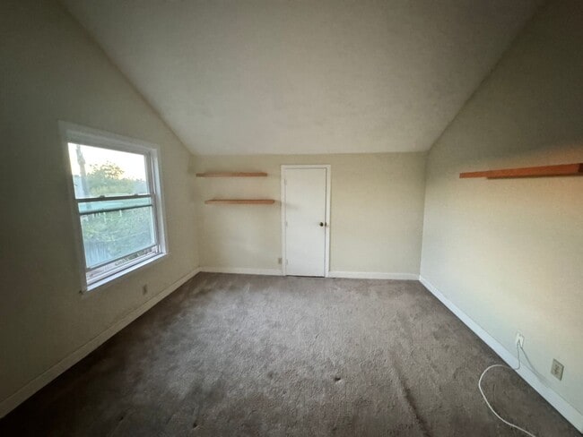 Building Photo - Elegant 4-Bed, 3-Bath Two-Story Home with Spacious Backyard and Private Downstairs Suite