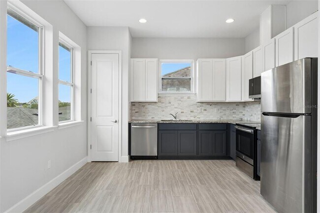 Building Photo - 8033 Nemours Pkwy