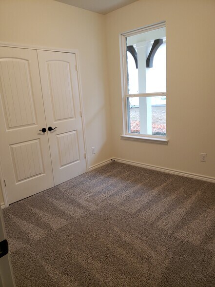 Building Photo - 9008 Bison Creek Dr