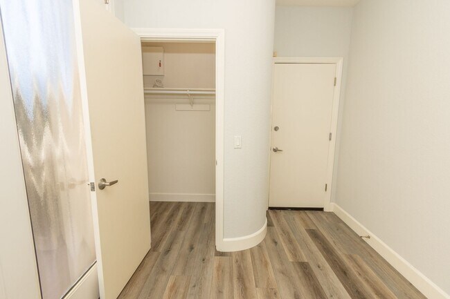 Building Photo - Beautiful 3Bed/2.5Bath Oceanview Home in C...