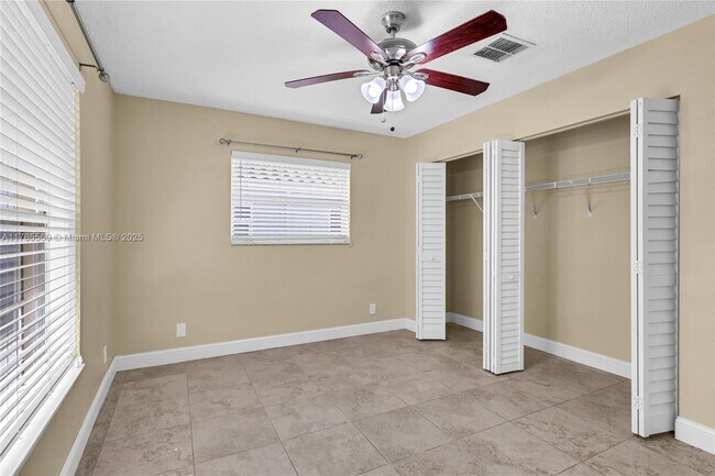 Building Photo - 3562 Southern Orchard Rd W