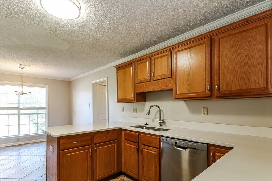 Building Photo - 7678 Mineral Crest Cir N