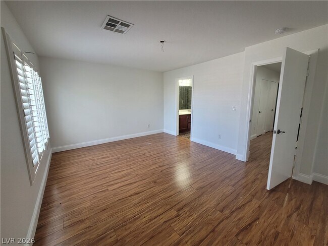 Building Photo - 6140 Pine Villa Ave
