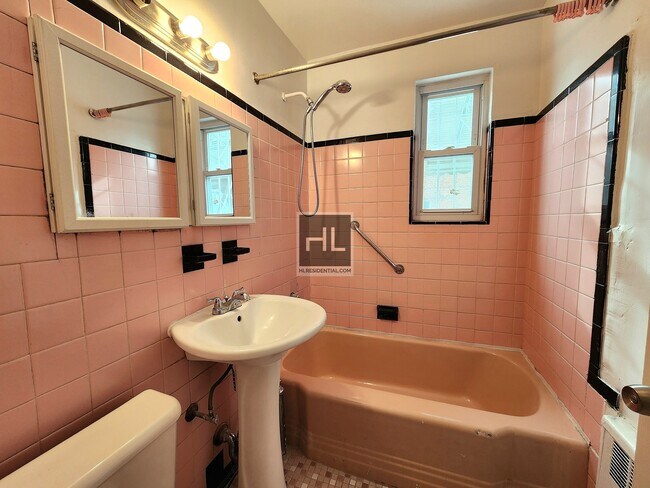 Building Photo - KINGS HIGHWAY