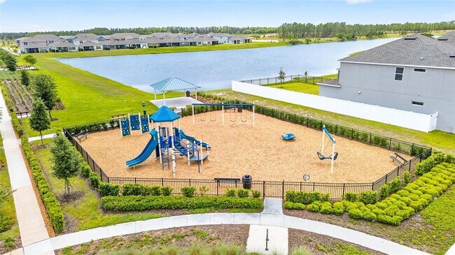 Building Photo - 15174 Field Daisy Dr