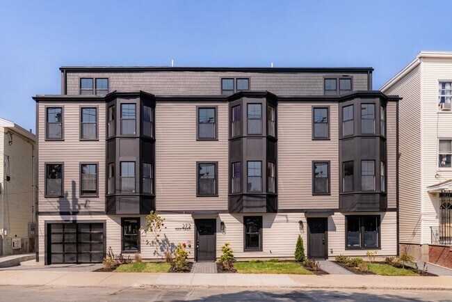 Building Photo - 272 E Eagle St