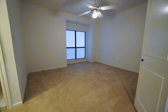 Building Photo - 11711 Memorial Dr