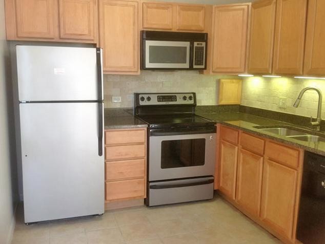 Building Photo - 54 E Chestnut St