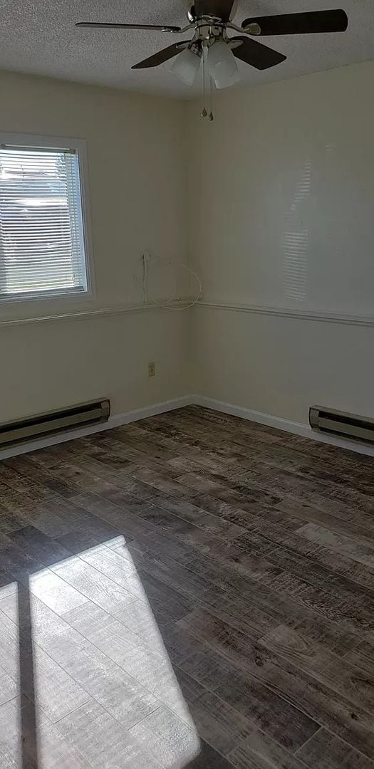 Building Photo - KingArthur4961 (KC-AM)