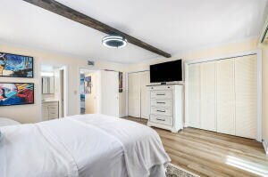 Building Photo - 2020 Lake Osborne Dr