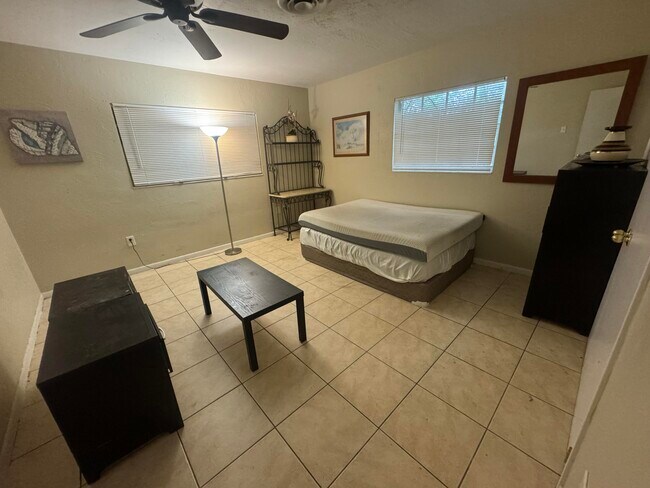 Primary Photo - 198 SW 15th St