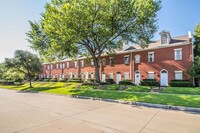 Building Photo - RENOVATED Birchman Place Townhomes!