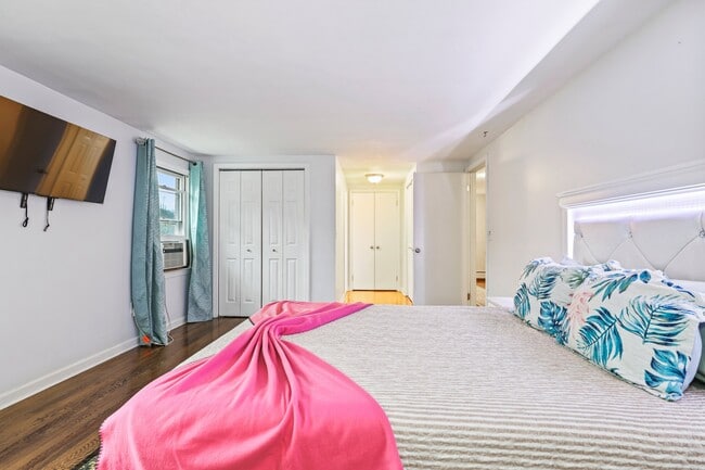 Building Photo - 138 Wildwood Cir