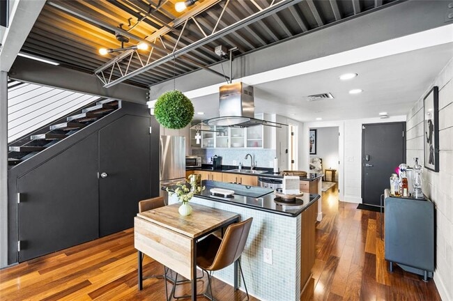 Building Photo - 213 N 12th St