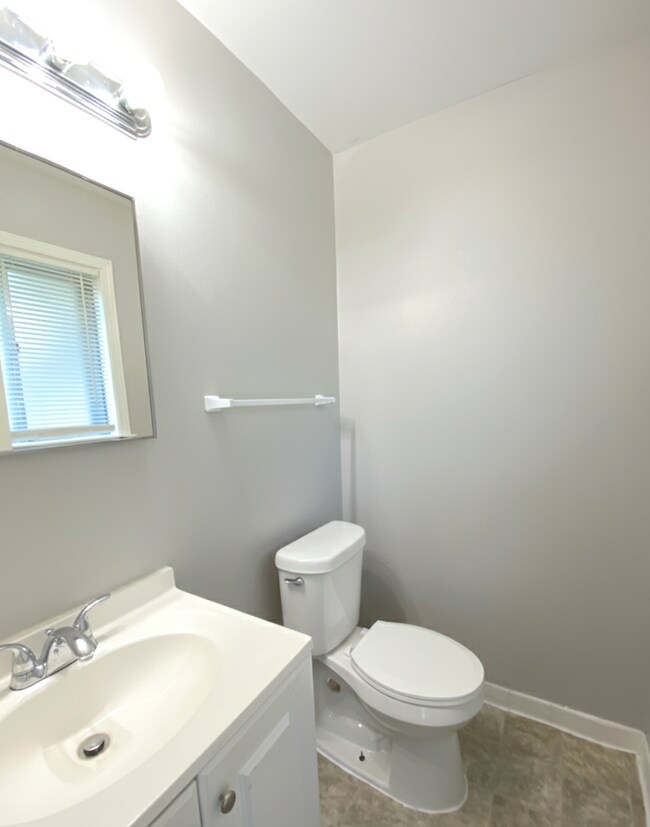 Building Photo - 3213 Keystone Ave