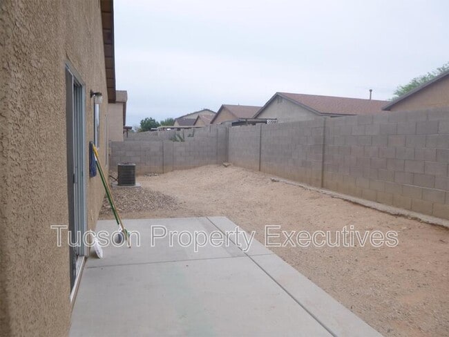 Building Photo - 5244 S Via Laguna Blanca