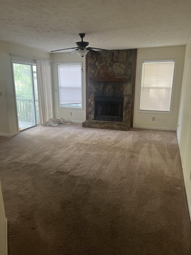 Building Photo - 6801 Willowbrook Dr