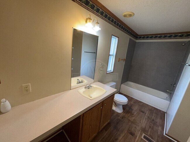 Building Photo - 3100 Cantabrian Dr