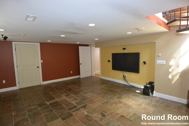 Building Photo - 100 Kimball Rd