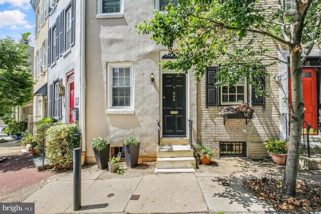 Building Photo - 560 N Judson St