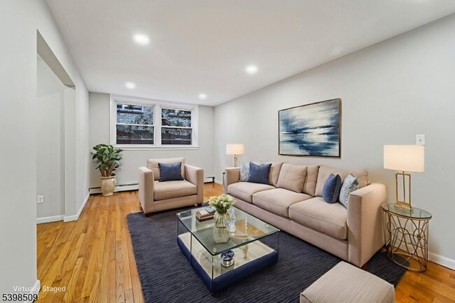 Building Photo - 357 Franklin St