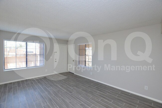 Building Photo - 925 N College Ave