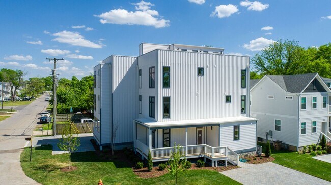 Building Photo - Turn-Key Luxury Rental: Brand-New 4BD + Office w/ Private Sunset Rooftop