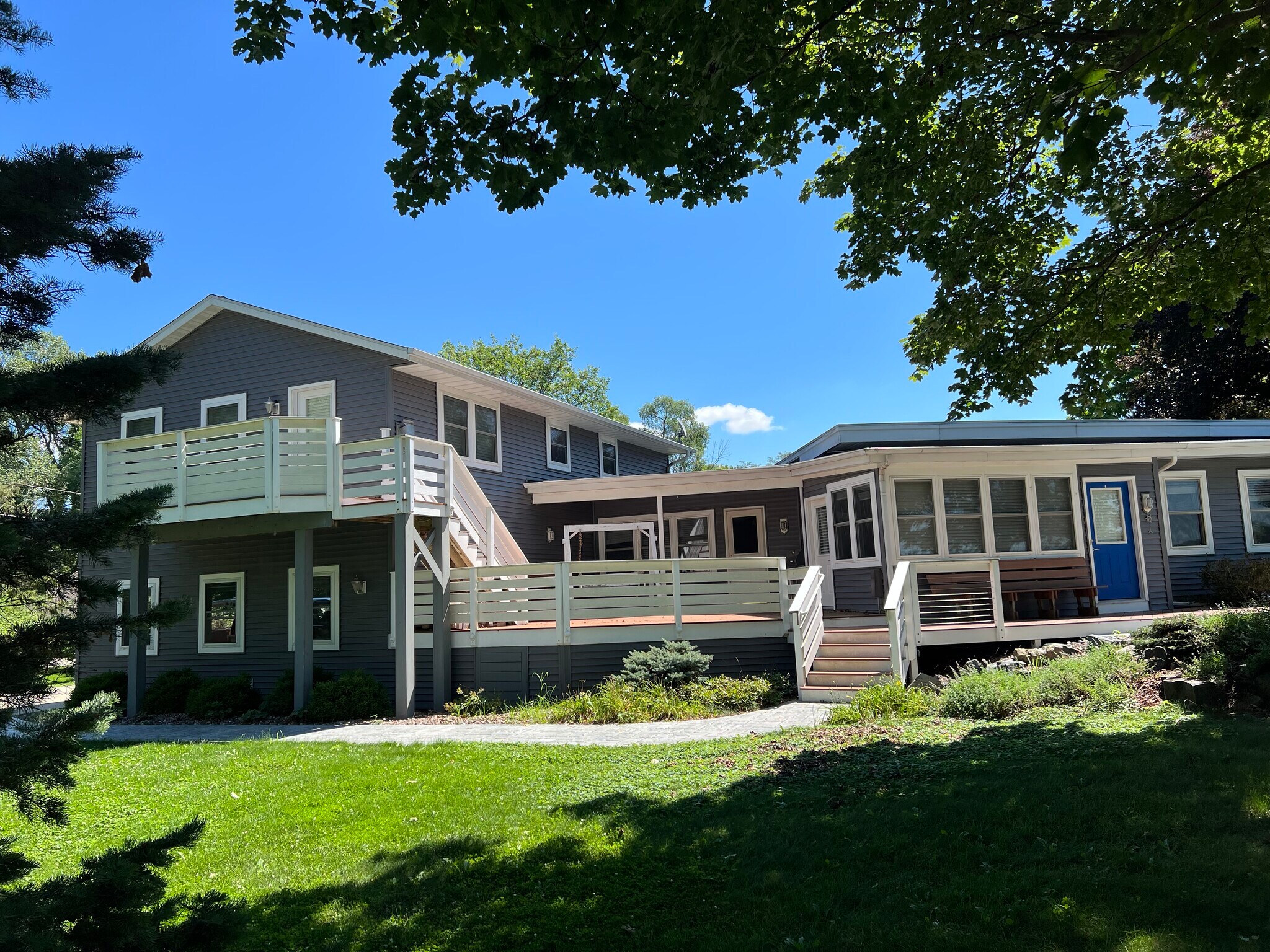 Home front - 3295 N Silver Lake Dr