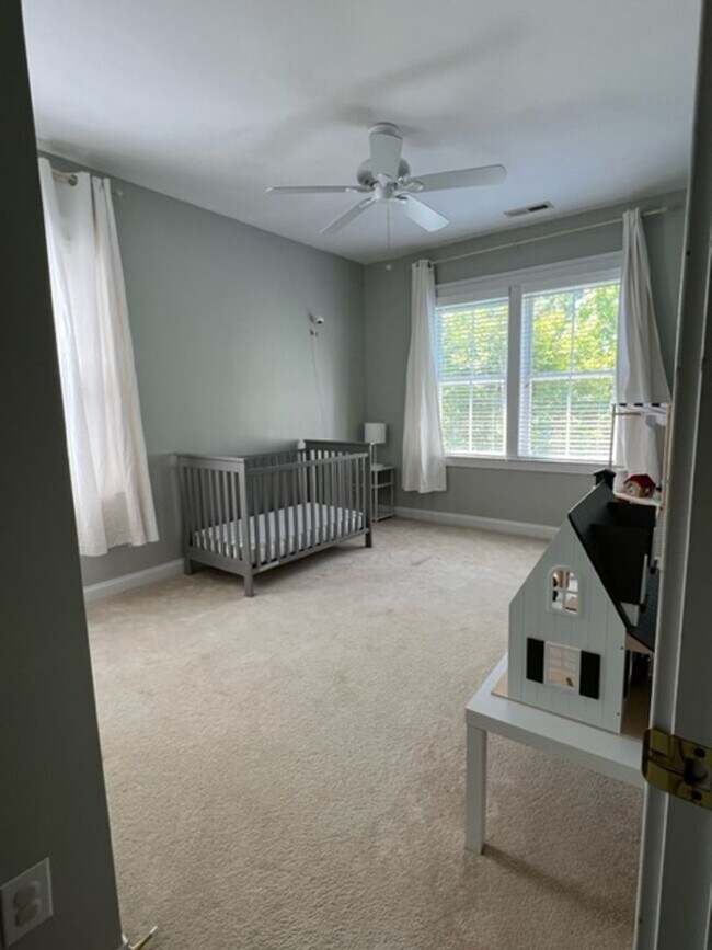 Building Photo - Upscale Home In Prime Huntersville Monteit...