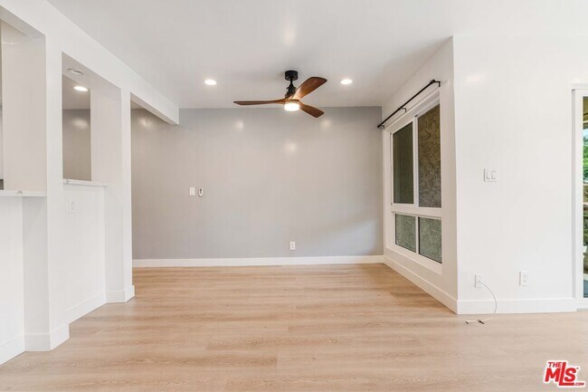 Building Photo - 6275 Canterbury Dr