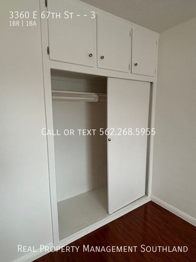 Building Photo - 1 Bedroom Available now! Accepting section...