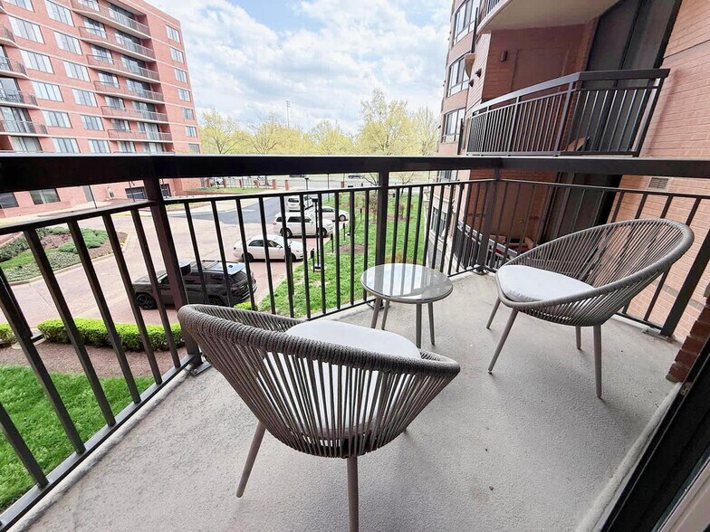 Building Photo - 801 15th St S