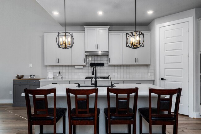 Building Photo - 17828 Hanson Ridge Dr