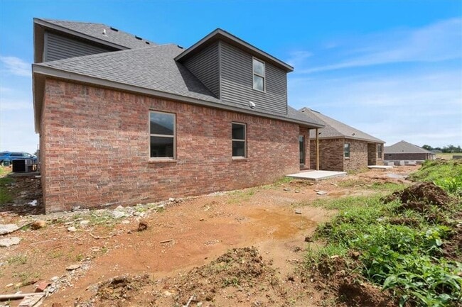Building Photo - 7005 SW High Meadow Blvd
