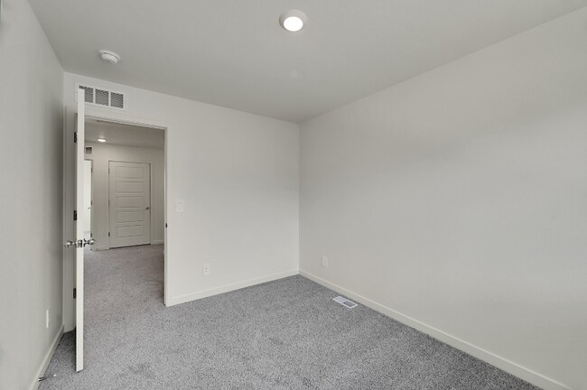 Building Photo - 507 Condor Wy