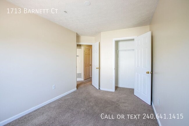 Building Photo - 1713 Barnett Ct