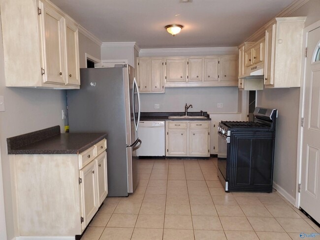 Building Photo - 2248 Norwood Dr NW