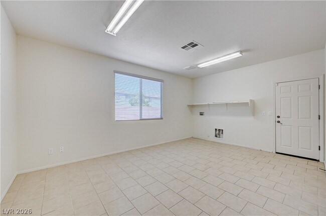 Building Photo - 6637 Cliff Shore Ct