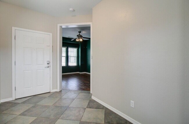 Building Photo - 2143 W Marconi Ave