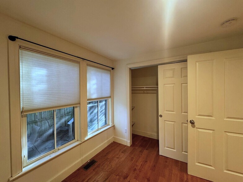 Building Photo - 50 Spring St