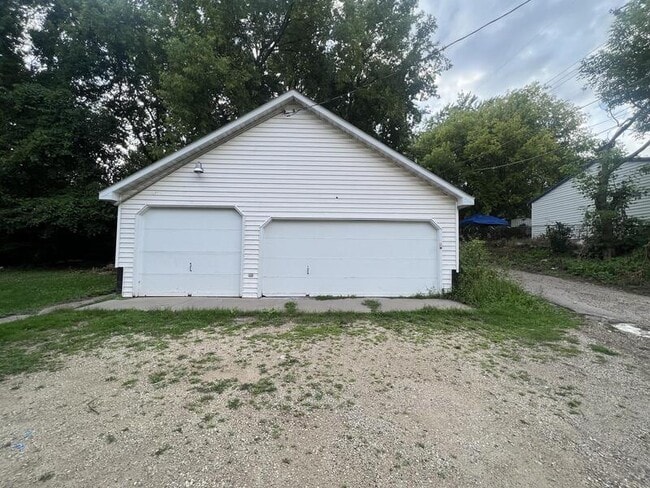 Building Photo - 1093 Euclid St