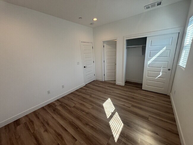 Building Photo - McKinley Village Two Story 3